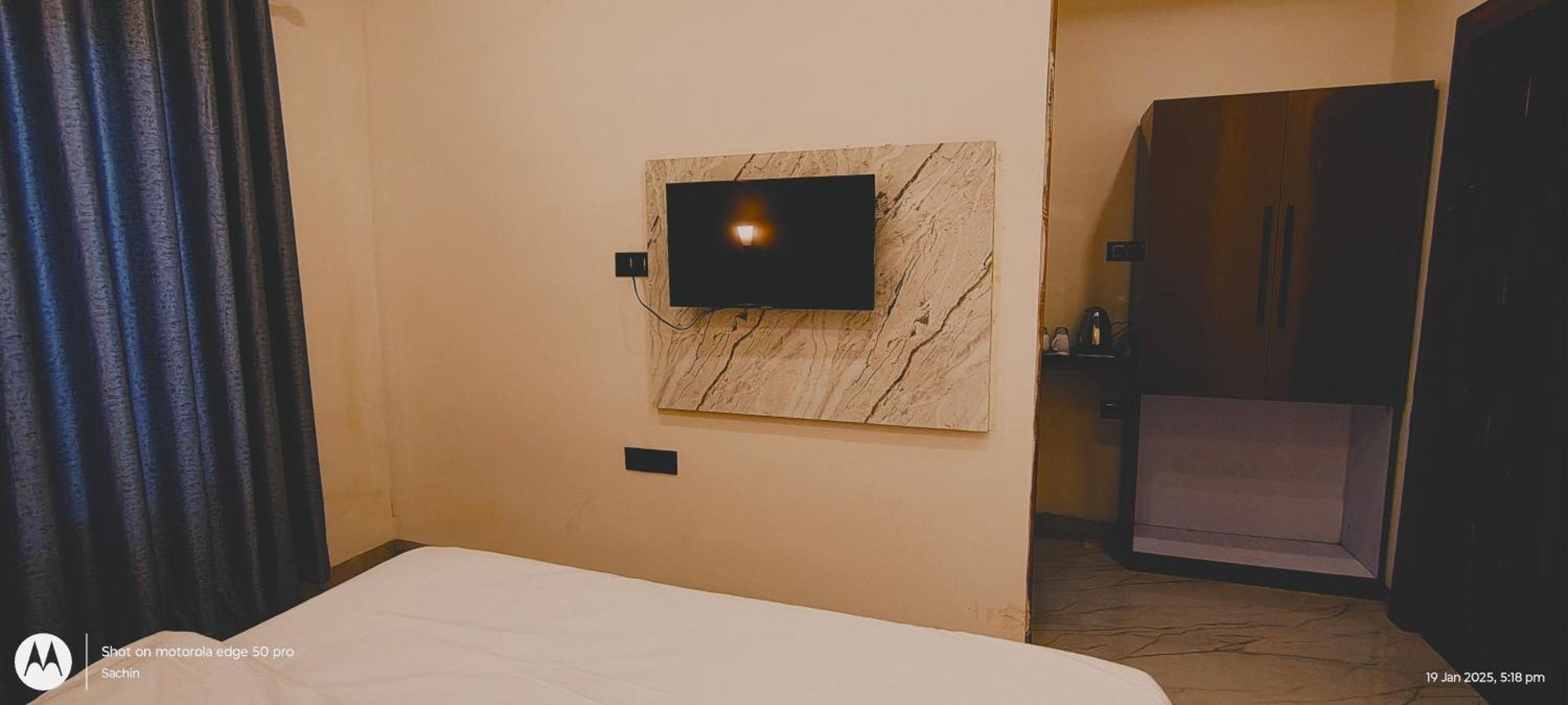 Trisaa Resort & Banquets Jhusi Εξωτερικό φωτογραφία